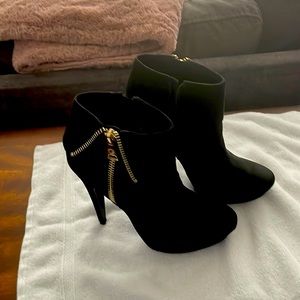 Black ankle cuffed boots